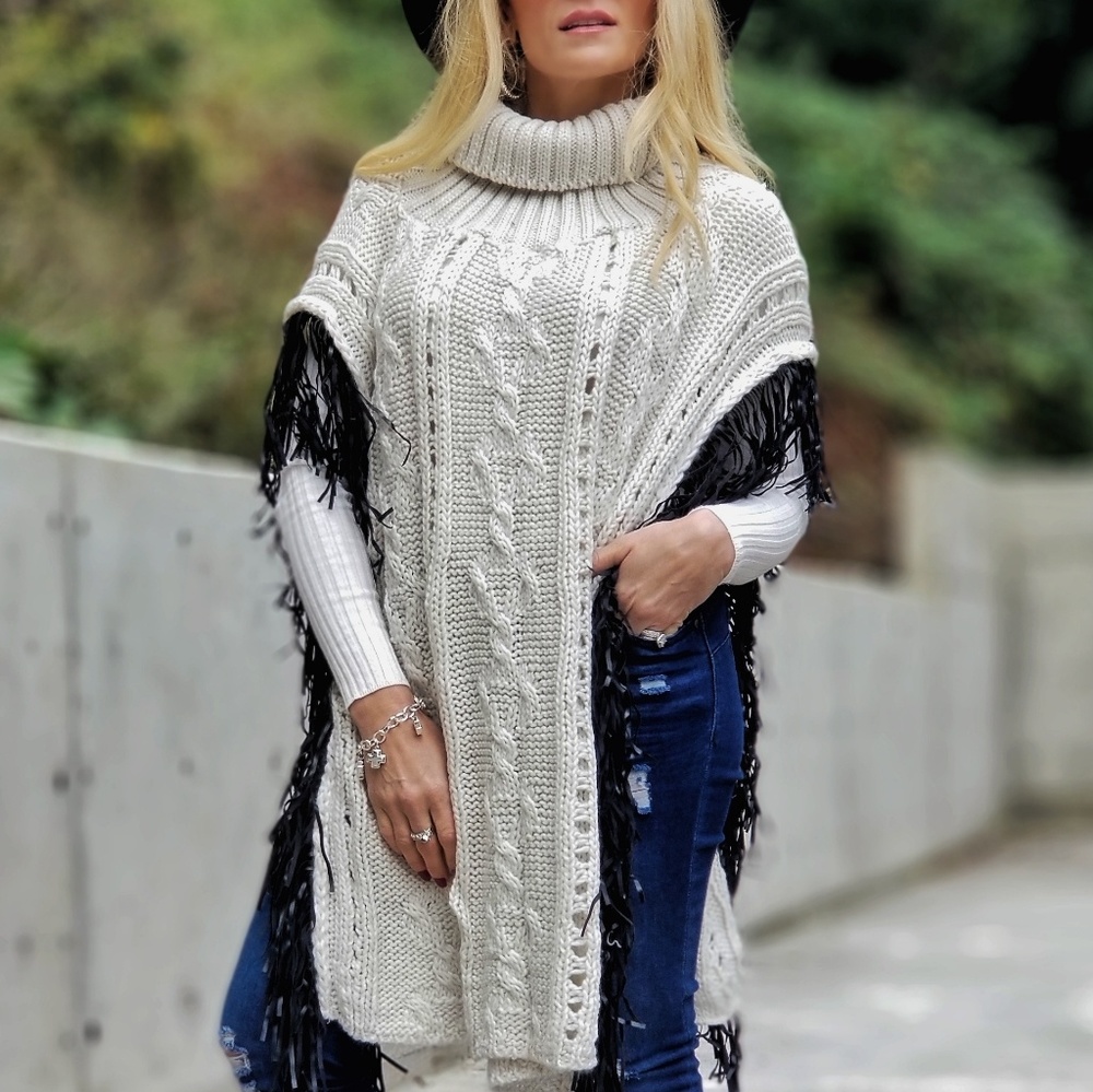 LENORA Sweater Poncho - Picture 1 of 5